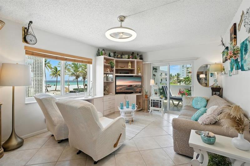 Image 8 of 18 For 320 Surf Rd  201