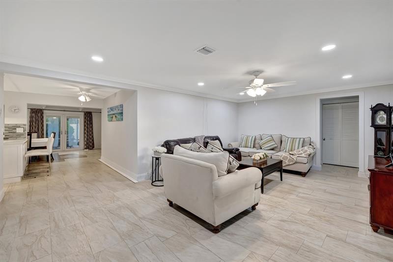 Image 11 of 52 For 1506 3rd Ave
