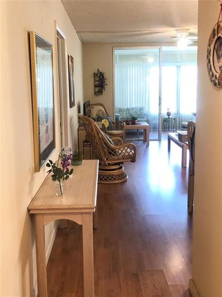 Image 11 of 19 For 6161 57th Ct  204