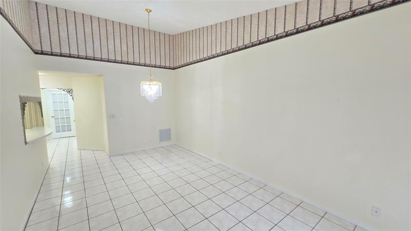 Image 8 of 32 For 4915 32nd Ave