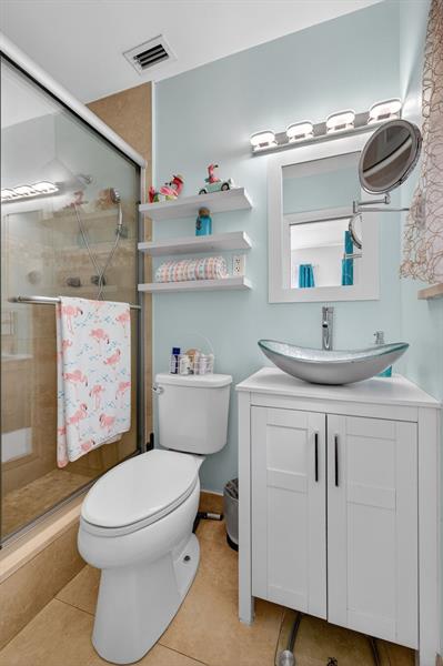 Image 21 of 52 For 4660 3rd Ave