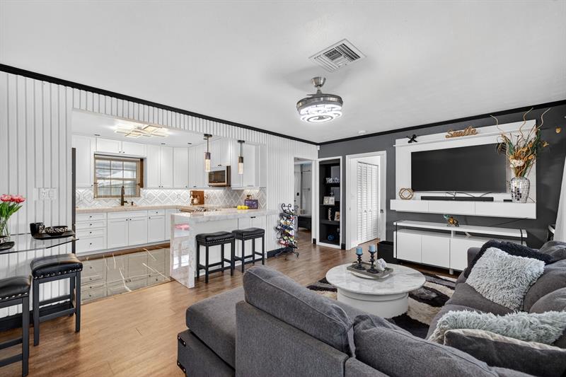 Image 4 of 52 For 4660 3rd Ave