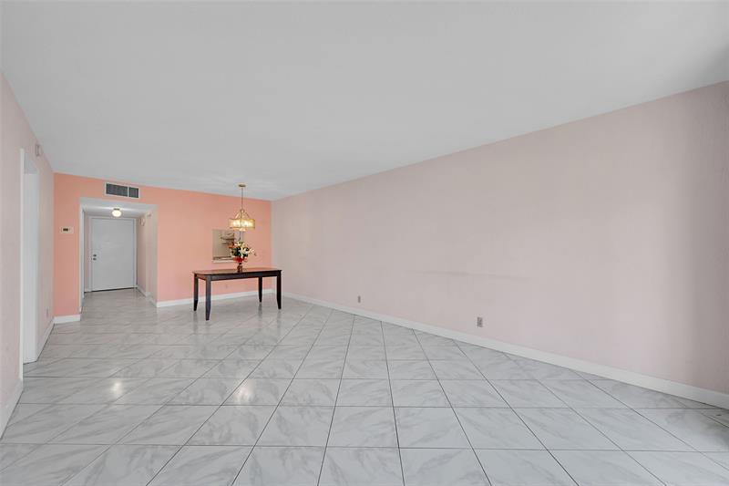 Image 12 of 34 For 860 6th Ave  304