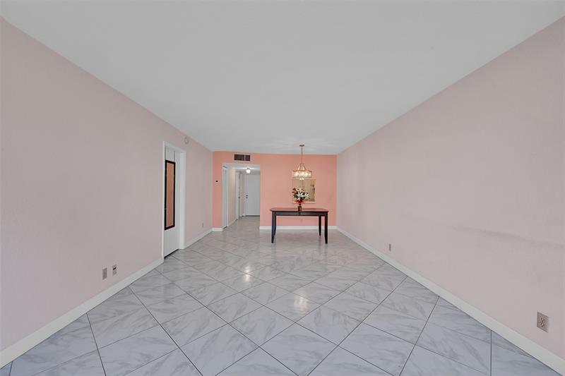 Image 13 of 34 For 860 6th Ave  304