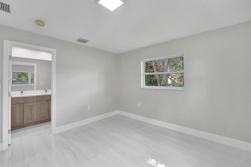 Image 7 of 19 For 3721 66th Ave