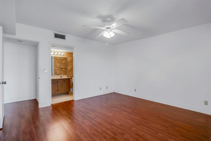 Image 10 of 30 For 7730 50th St  509