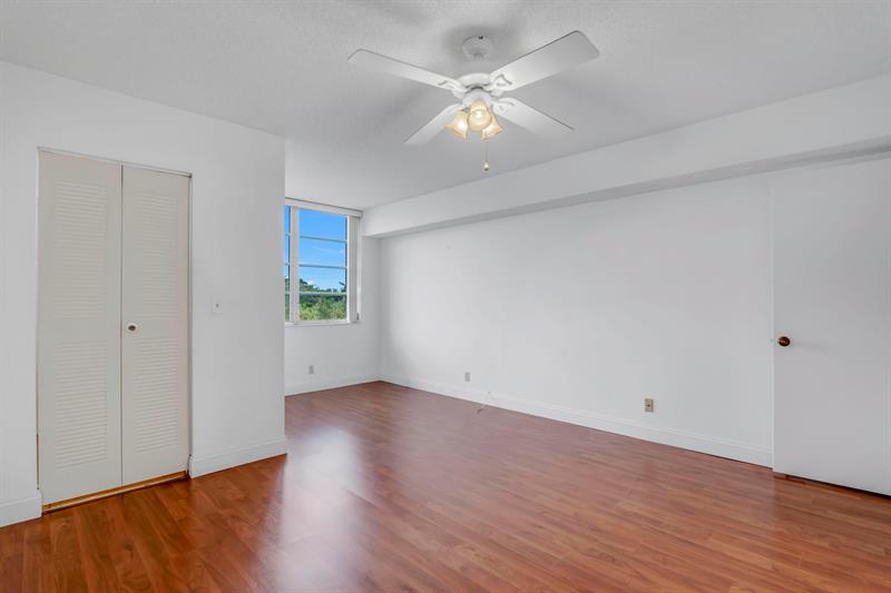 Image 12 of 30 For 7730 50th St  509