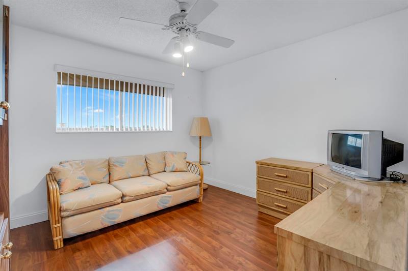 Image 14 of 30 For 7730 50th St  509