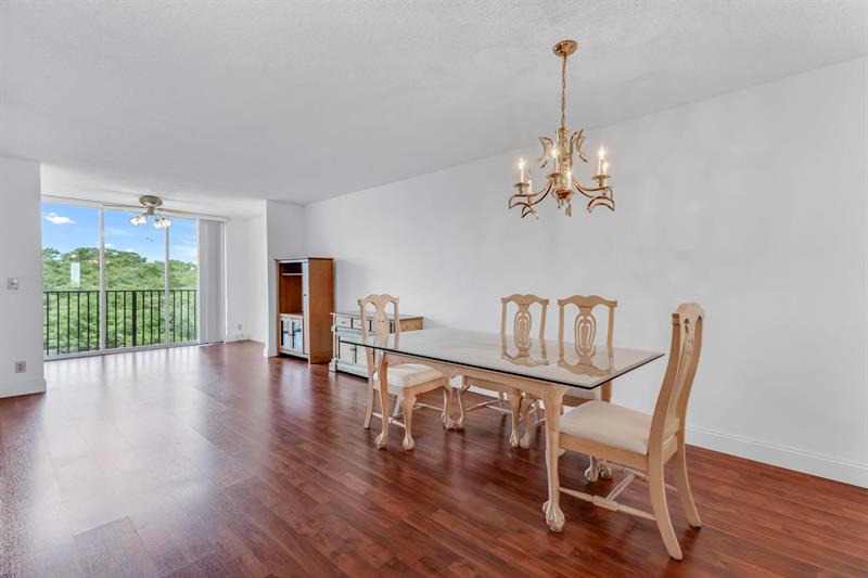 Image 17 of 30 For 7730 50th St  509