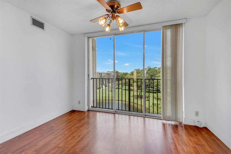 Image 19 of 30 For 7730 50th St  509