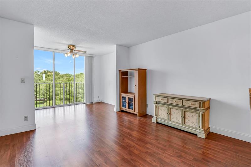 Image 21 of 30 For 7730 50th St  509