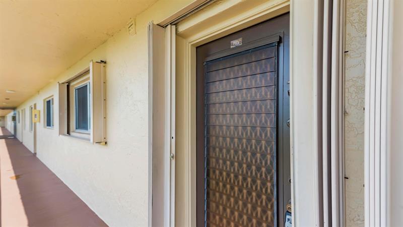 Image 4 of 30 For 7730 50th St  509