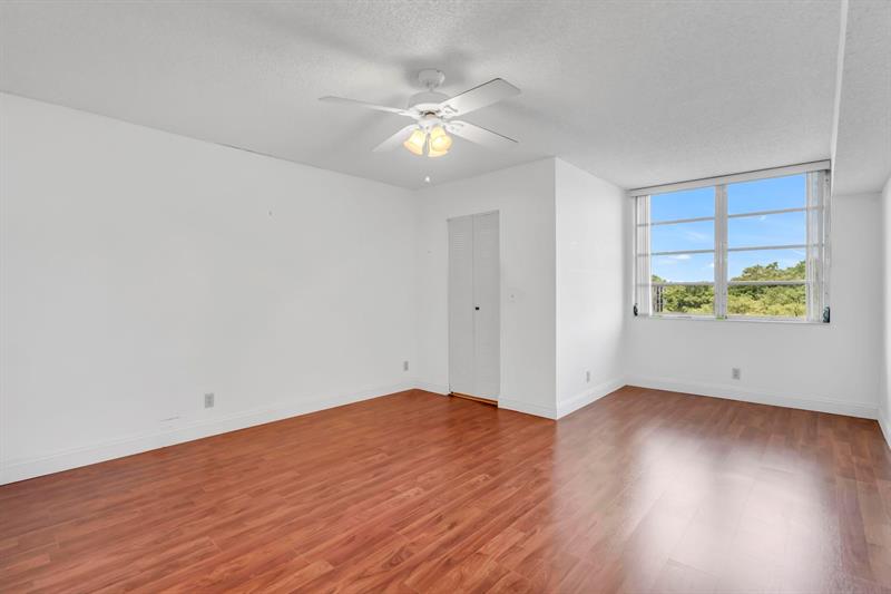 Image 9 of 30 For 7730 50th St  509