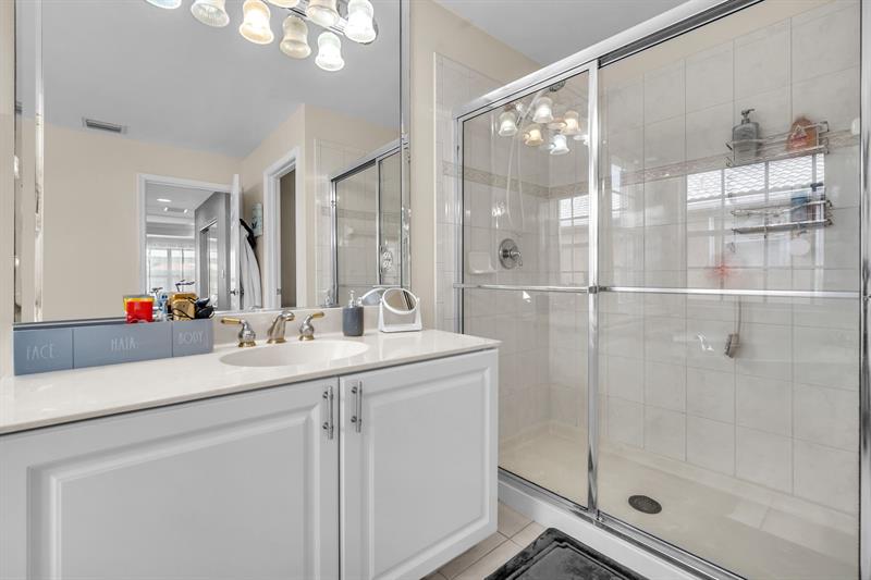 Image 23 of 67 For 16389 31st St