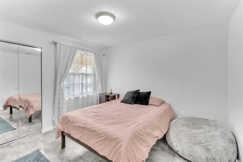 Image 36 of 67 For 16389 31st St