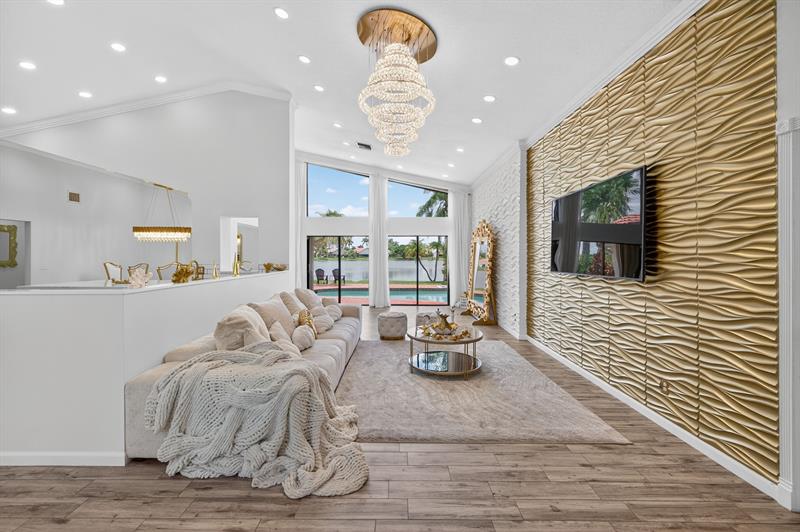 Image 10 of 69 For 1661 Oak Knoll Cir