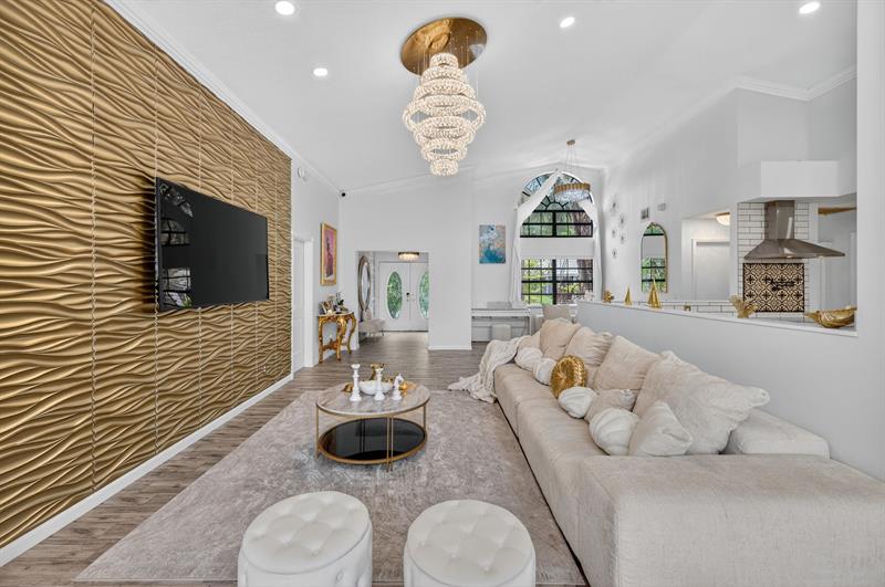 Image 14 of 69 For 1661 Oak Knoll Cir