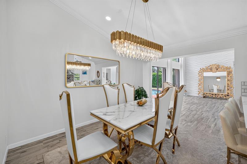 Image 19 of 69 For 1661 Oak Knoll Cir