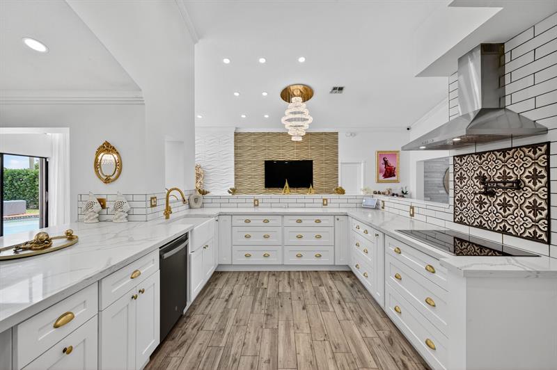 Image 22 of 69 For 1661 Oak Knoll Cir
