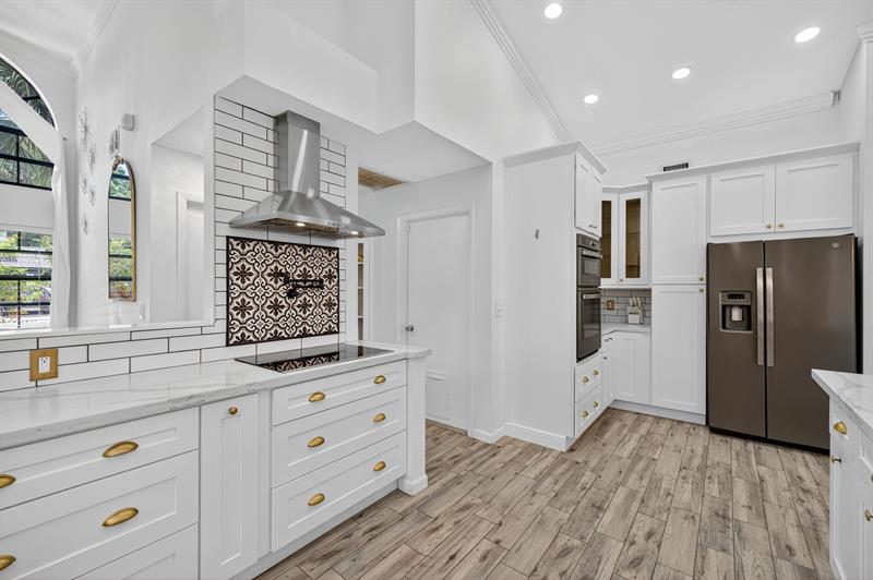 Image 24 of 69 For 1661 Oak Knoll Cir