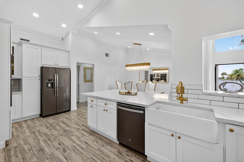 Image 25 of 69 For 1661 Oak Knoll Cir