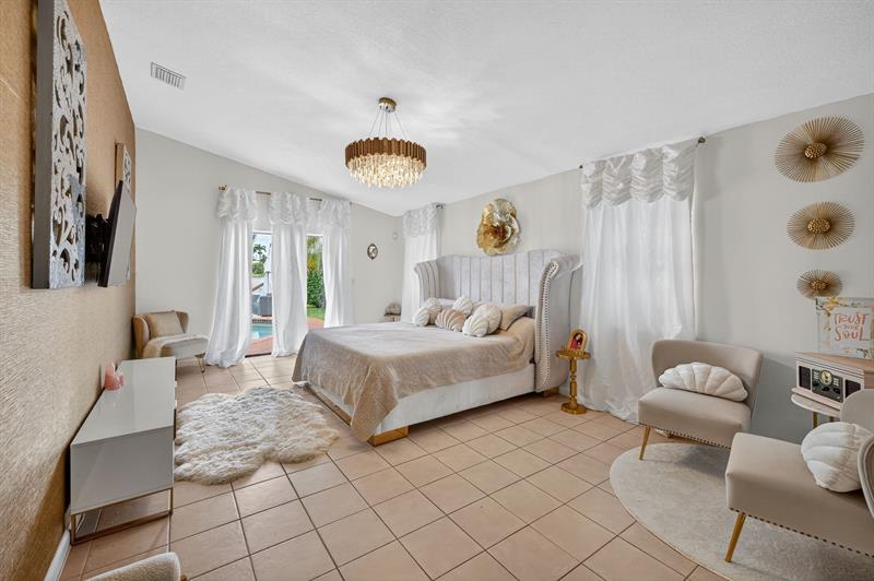 Image 27 of 69 For 1661 Oak Knoll Cir