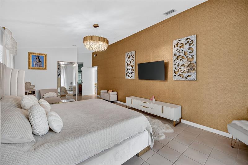 Image 29 of 69 For 1661 Oak Knoll Cir