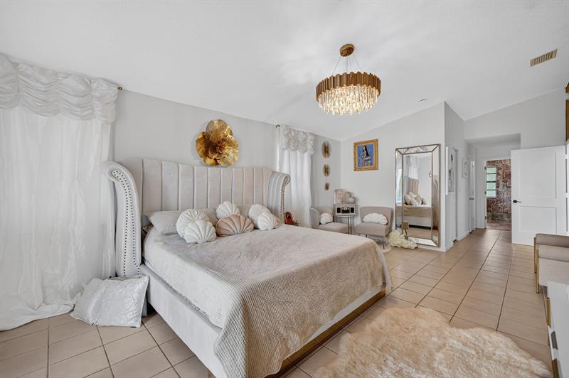 Image 30 of 69 For 1661 Oak Knoll Cir