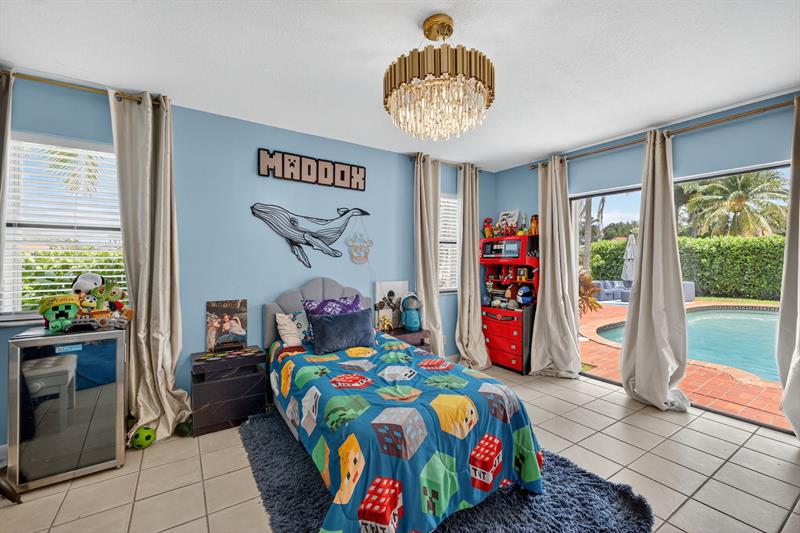 Image 40 of 69 For 1661 Oak Knoll Cir