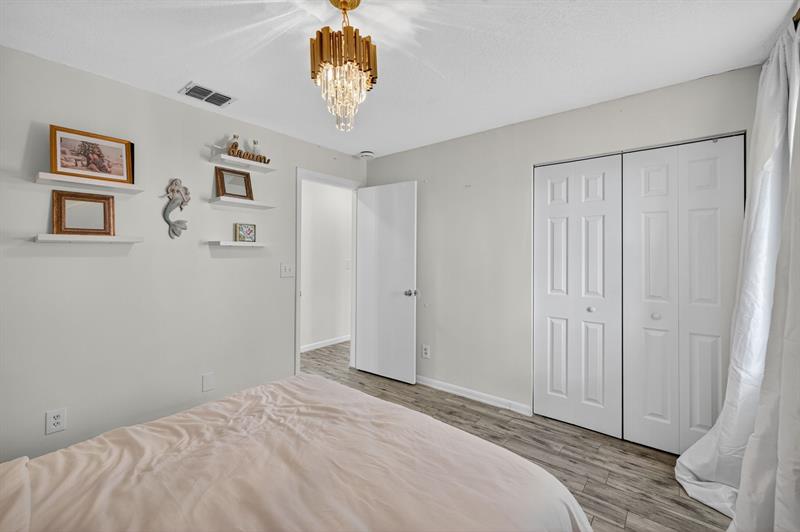 Image 44 of 69 For 1661 Oak Knoll Cir