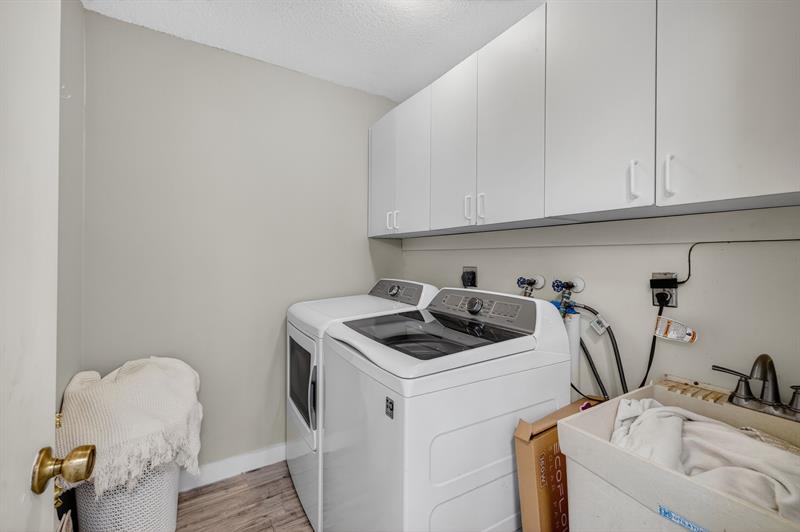 Image 47 of 69 For 1661 Oak Knoll Cir