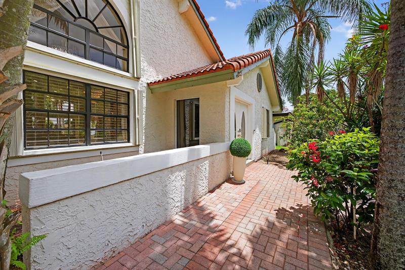Image 6 of 69 For 1661 Oak Knoll Cir