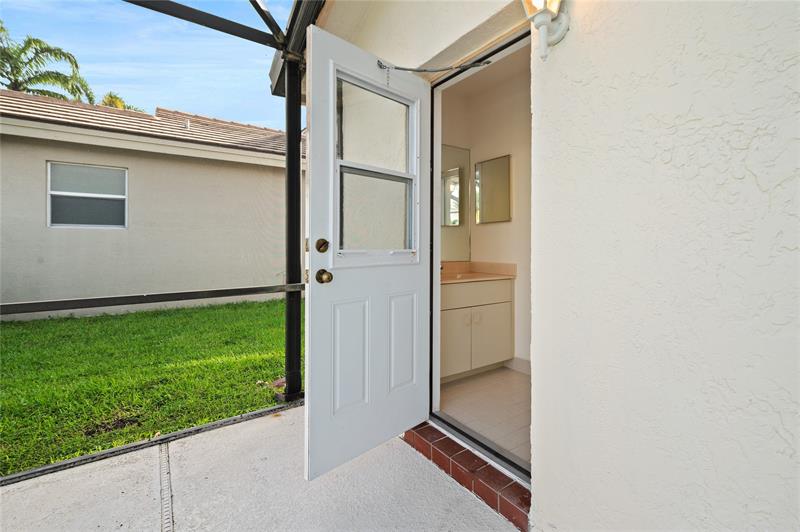 Image 30 of 37 For 1110 Fairfax Ln