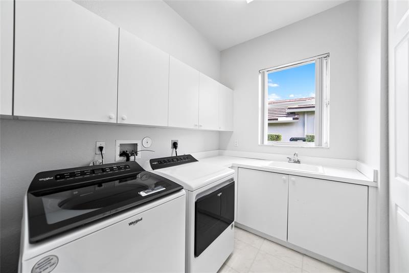 Image 49 of 91 For 7098 111th Ter