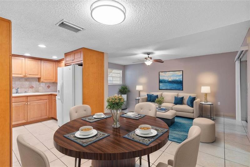 Image 11 of 27 For 11101 Royal Palm Blvd  102