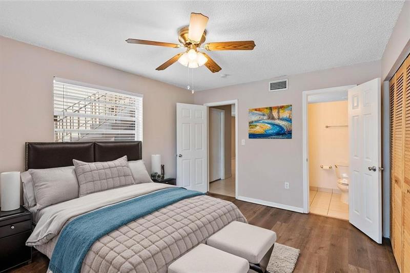Image 13 of 27 For 11101 Royal Palm Blvd  102