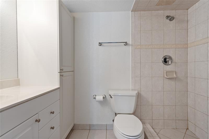 Image 15 of 27 For 11101 Royal Palm Blvd  102