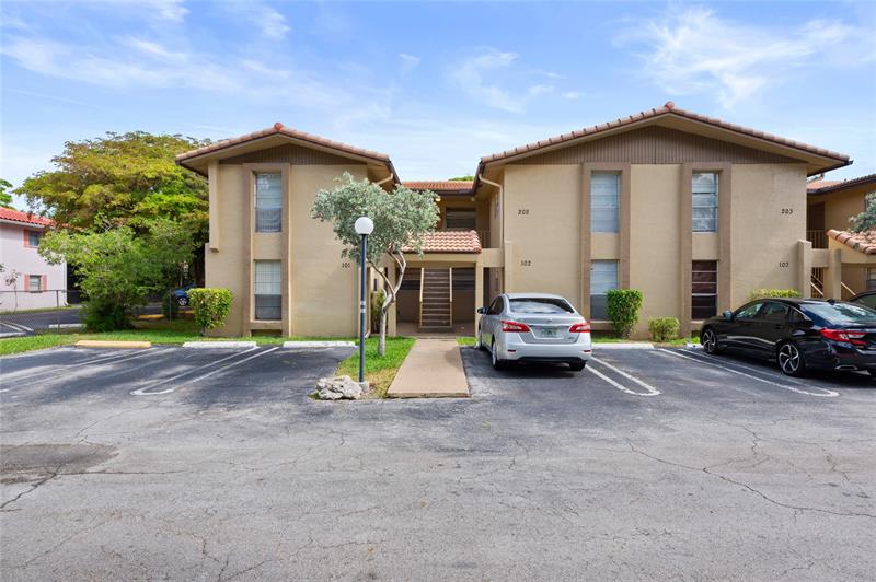 Image 2 of 27 For 11101 Royal Palm Blvd  102