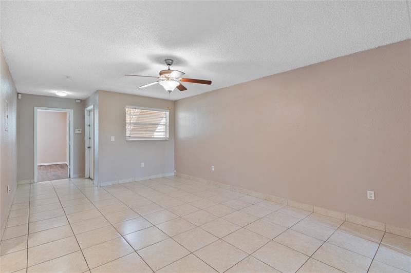 Image 20 of 27 For 11101 Royal Palm Blvd  102