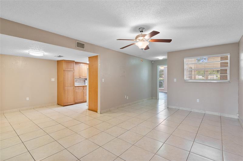 Image 23 of 27 For 11101 Royal Palm Blvd  102