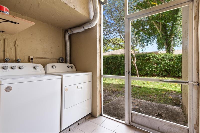 Image 24 of 27 For 11101 Royal Palm Blvd  102