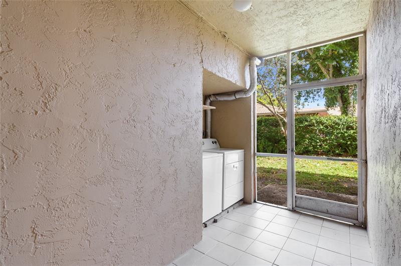 Image 26 of 27 For 11101 Royal Palm Blvd  102