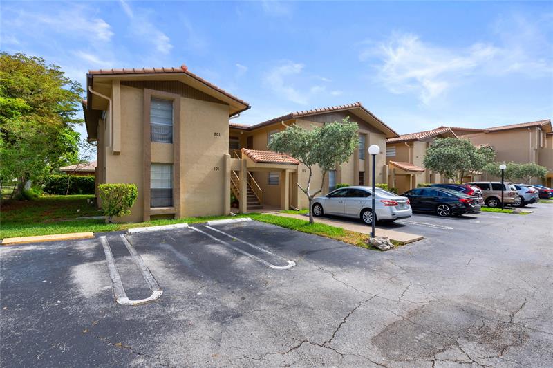 Image 27 of 27 For 11101 Royal Palm Blvd  102