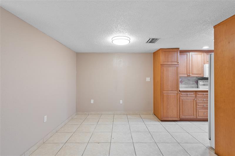 Image 6 of 27 For 11101 Royal Palm Blvd  102