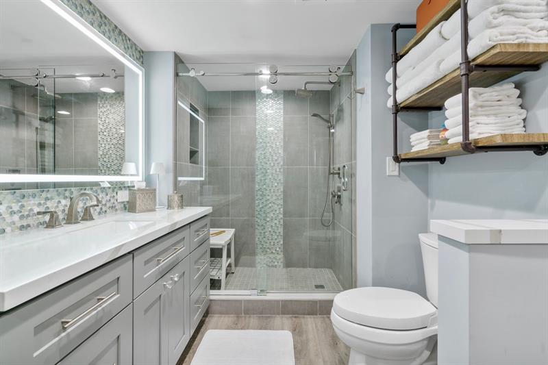 Image 18 of 67 For 600 Las Olas Blvd  1804