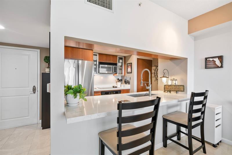Image 21 of 67 For 600 Las Olas Blvd  1804