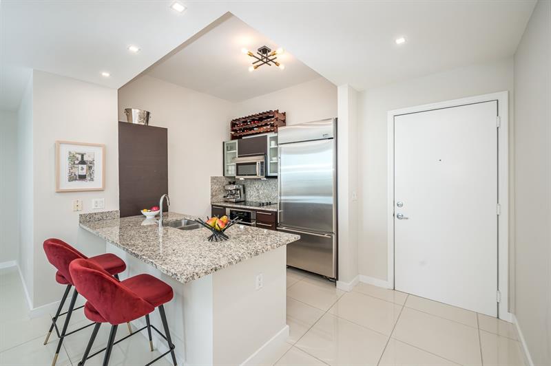 Image 10 of 49 For 950 Brickell Bay Dr  5205