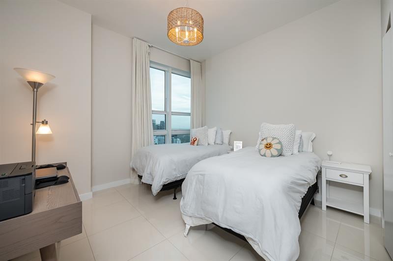 Image 15 of 49 For 950 Brickell Bay Dr  5205