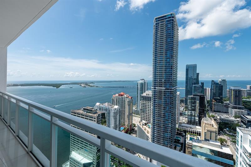 Image 21 of 49 For 950 Brickell Bay Dr  5205