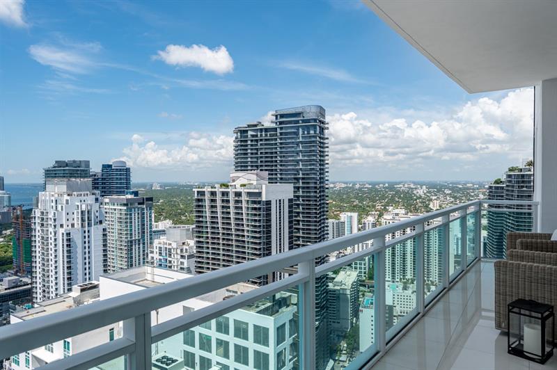 Image 22 of 49 For 950 Brickell Bay Dr  5205